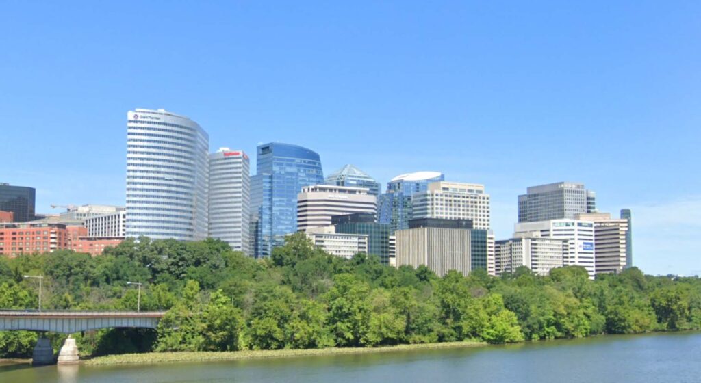Rosslyn_Skyline_from_Theodore_Roosevelt_Bridge